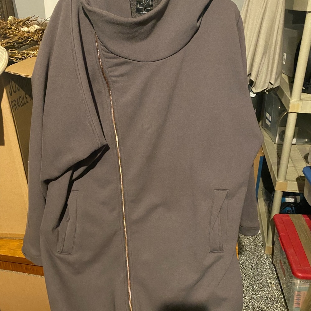 Super cute sweatshirt jacket w/asymmetrical rose gold zipper